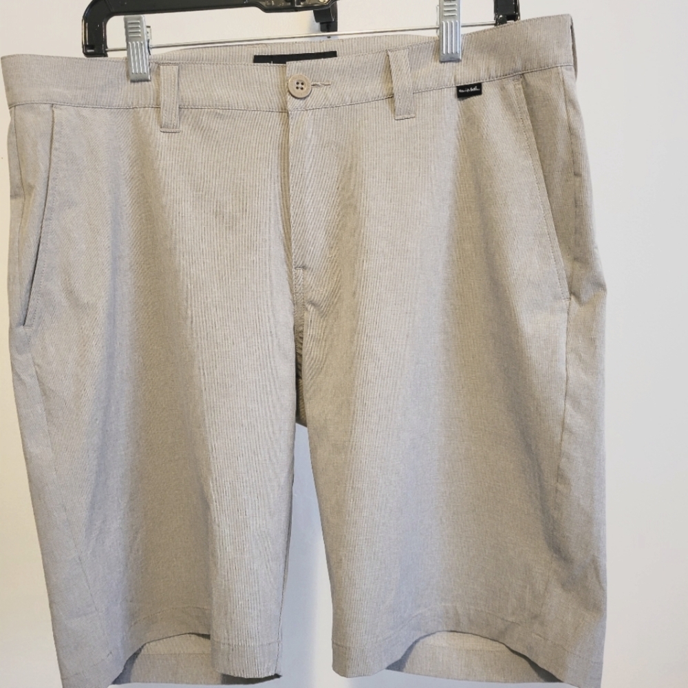 Men's Athletic Shorts in Light Beige - Classic Performance